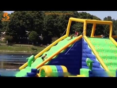 Milano'da yerleştirilen şişme yüzen su sporları tema parkı / su sıçrama parkı